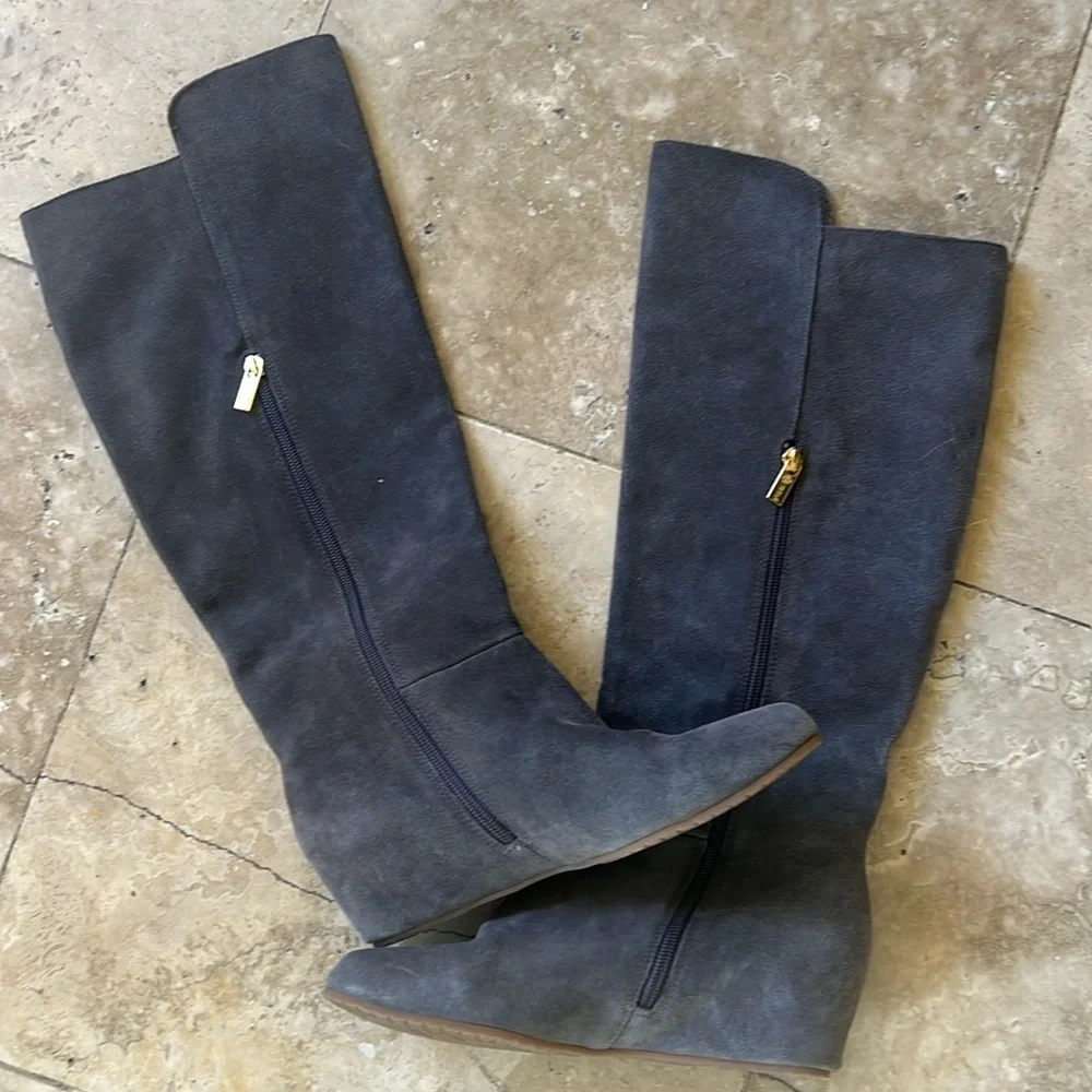 Isola gray suede knee high boots brand new. Never worn NWOT. Gray size 9